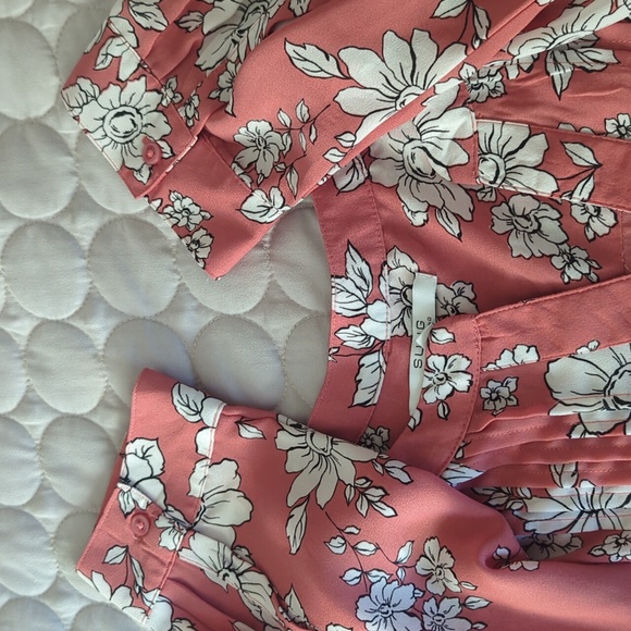 Plus size Blouse - Picture 4 of 5